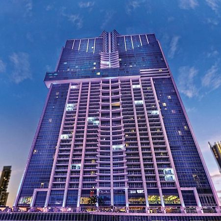 Megapolis Hotel Panama Exterior photo The hotel at night